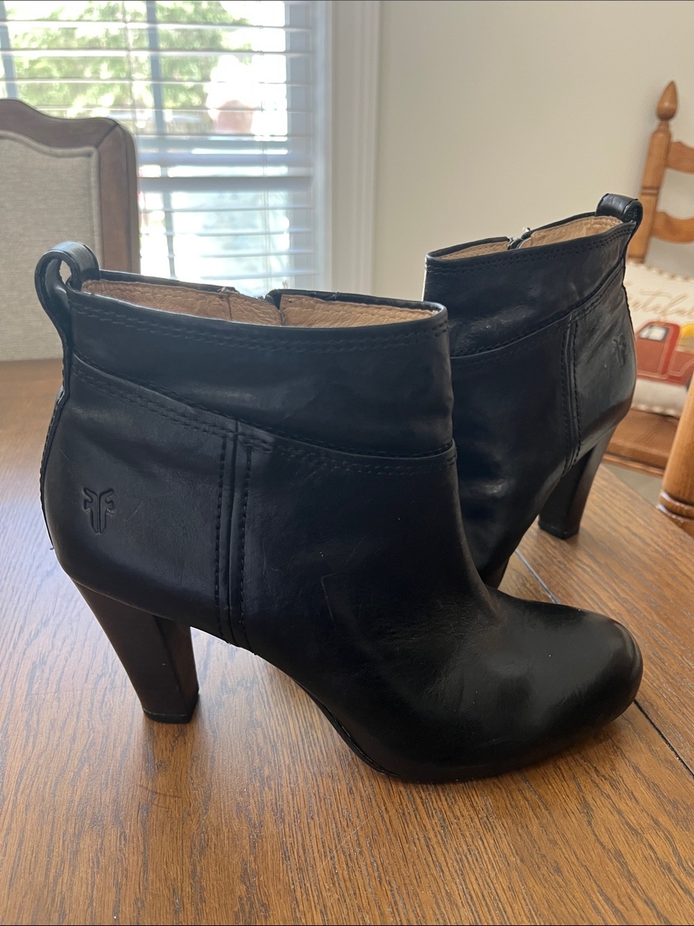 Frye Black Leather Ankle Booties with High Heel Boots Womenβs 8 Classic